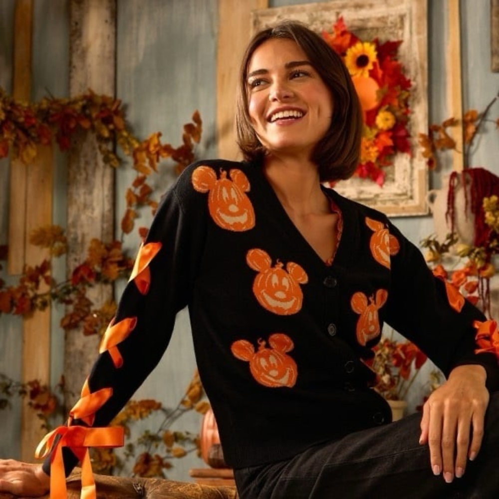 Disney Parks x Her Universe Halloween Mickey Cardigan Women’s XL